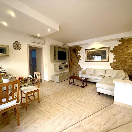 The Refuge Apartment Porto Torres Eksteriør bilde