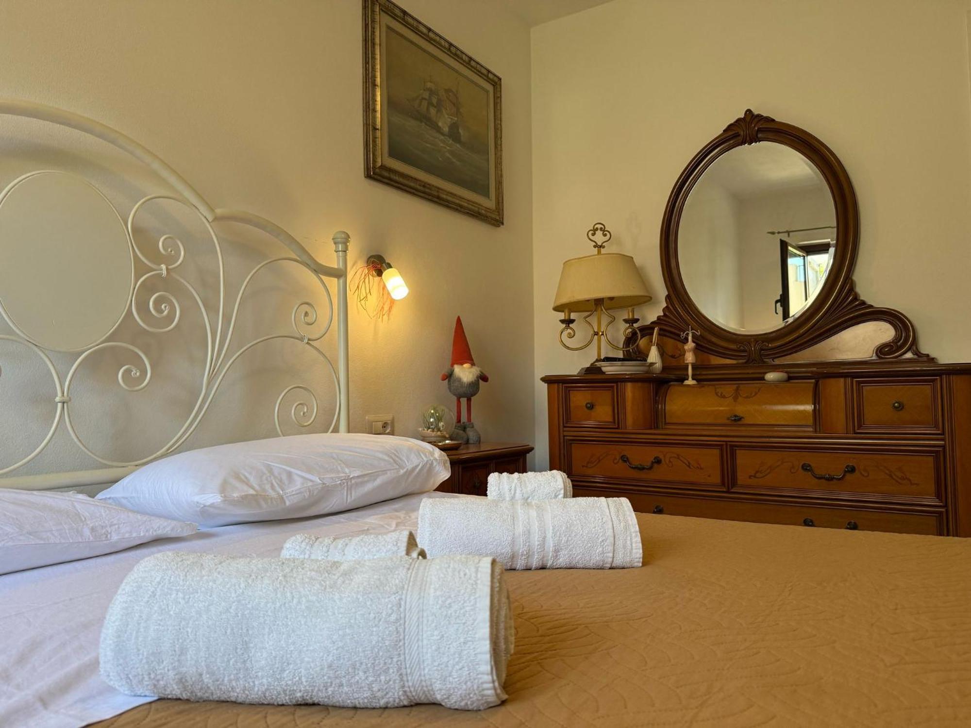 The Refuge Apartment Porto Torres Eksteriør bilde