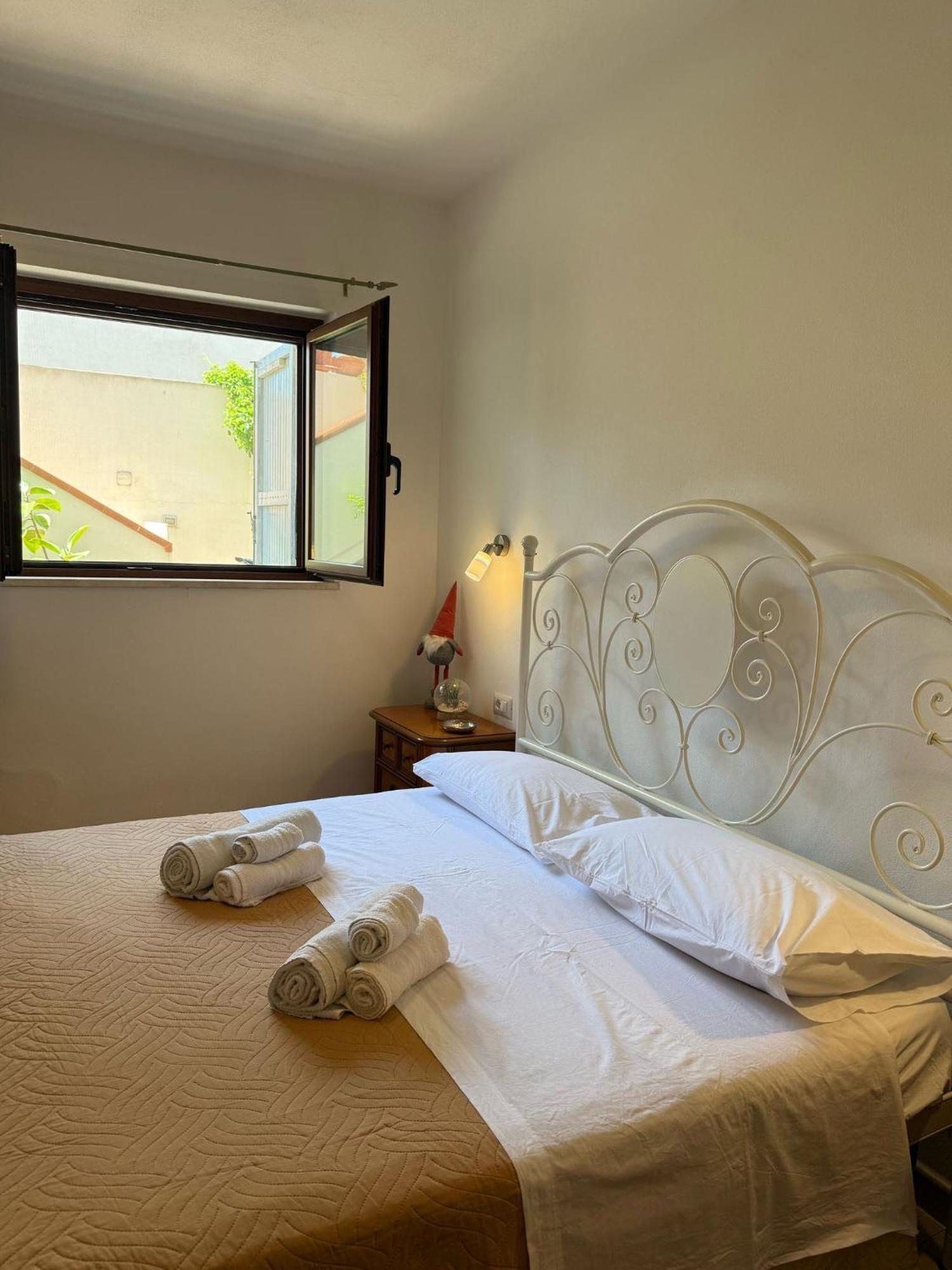 The Refuge Apartment Porto Torres Eksteriør bilde